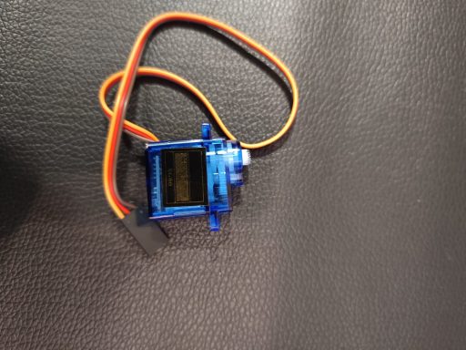 Mini Digital Servos , natürlich auch stärkere,je nach Einsatz