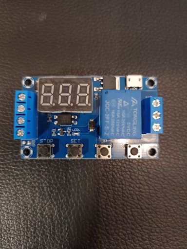 Digital gesteuertes Relais mit einstellbarer Ein Aus OP und CL Funktion , Einstellbarer Endlos Loop Option